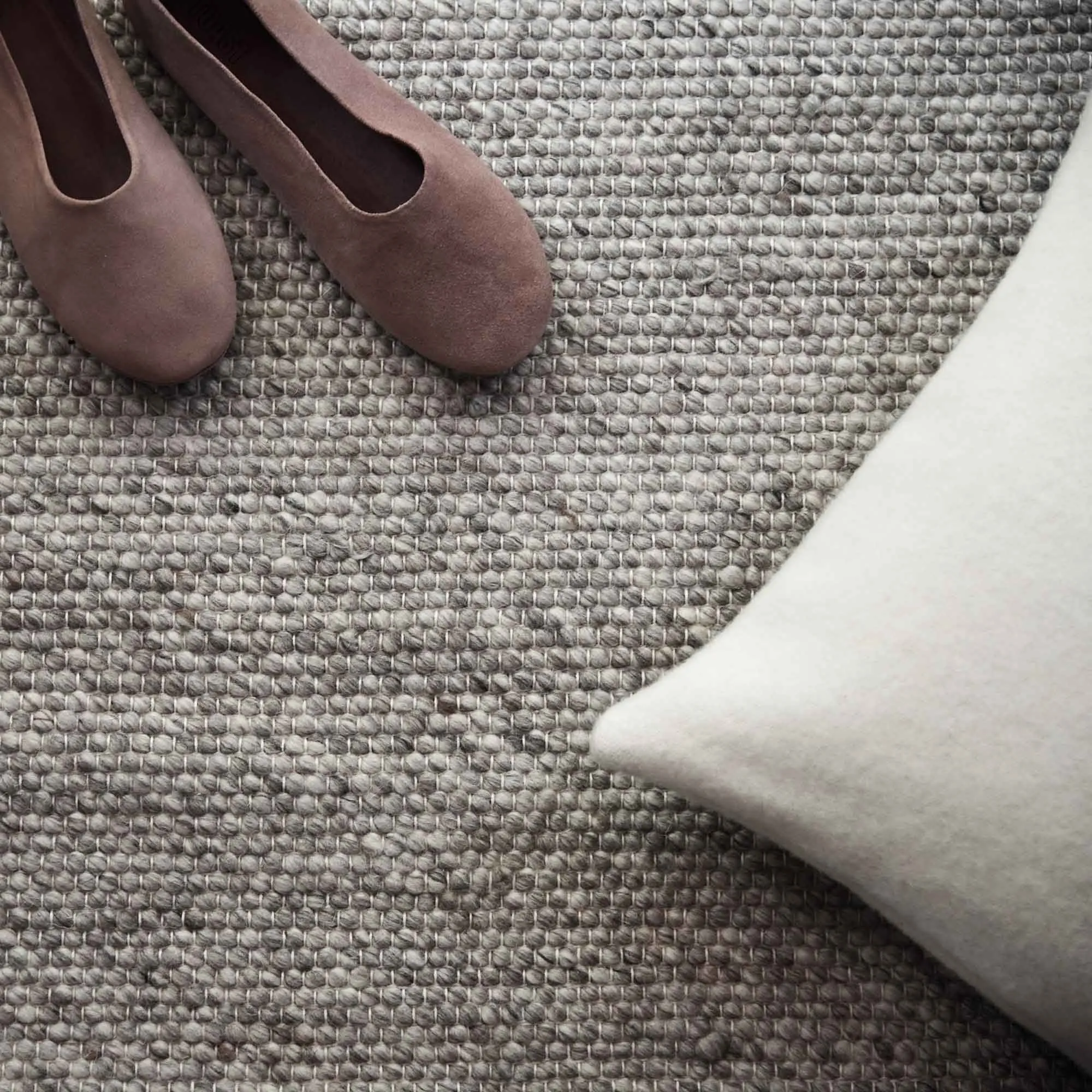 Kesar Runner [Cream/Grey/Sand]